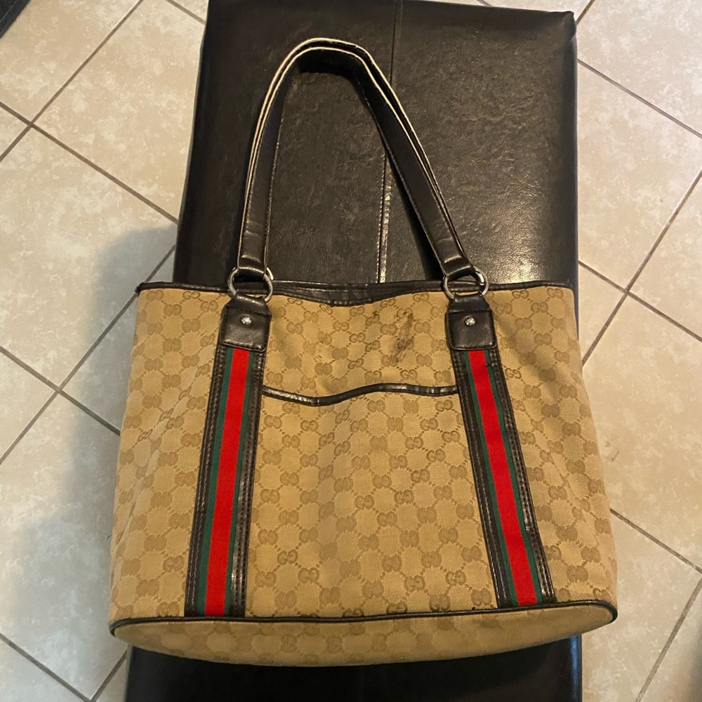 Great condition purse